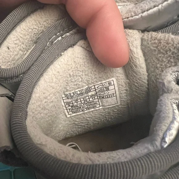 UGG Gray Ankle-High Boots with Metallic Strap, Toddler Size 8 Winter Boots - Picture 9 of 10